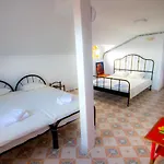 Guest house Piovra Vama Veche